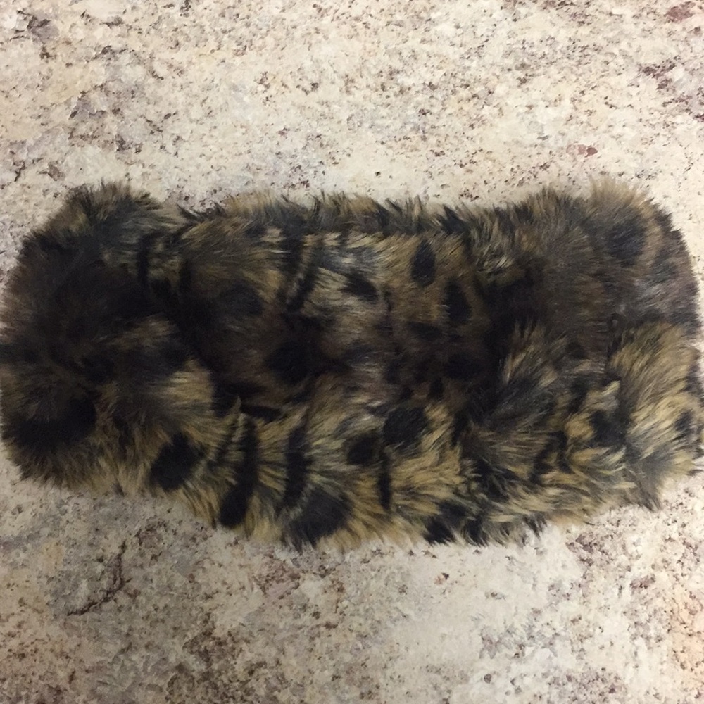 Faux fur earwarmer